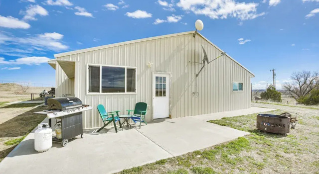 Апартаменты 2 Mi to Dtwn Buffalo: Mtn-view Retreat w/ Patio!