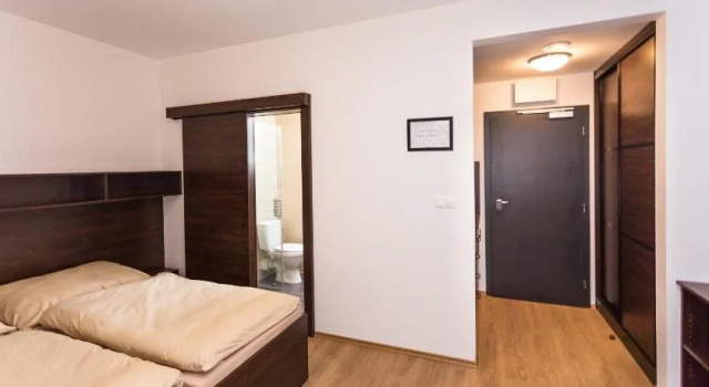 Barok Hotel and Apartments, Забронировать Апартаменты/квартира Отели Petrzalka с парковкой, Парковка