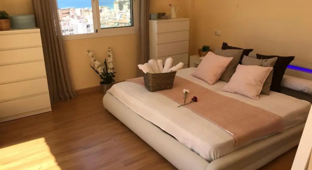 Rooms in Seafront Villa