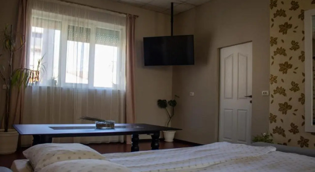 YOX apartment 1, Varaa Huoneisto Oradea 