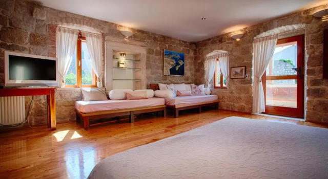 Villa Alma Komiza Island Vis, Prenota Villa Hotel a Croatian Islands con parcheggio, Parcheggio
