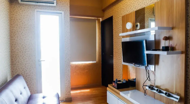 Relax & Comfy 2BR Apartment at Puri Mas, Book Apartment Hotels in East Java with a Pool, Swimming Pool