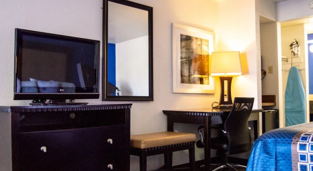 Двухместный номер Standard Blue Jay Inn & Suites