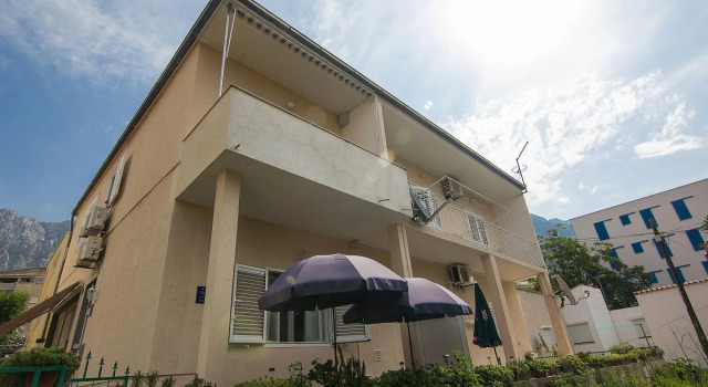Stipe - Comfortable Apartment for 6 Person - A, Забронировать Апартаменты/квартира Апартаменты Макарска, рядом с Набережная Рива (Макарска), Апартаменты/квартира