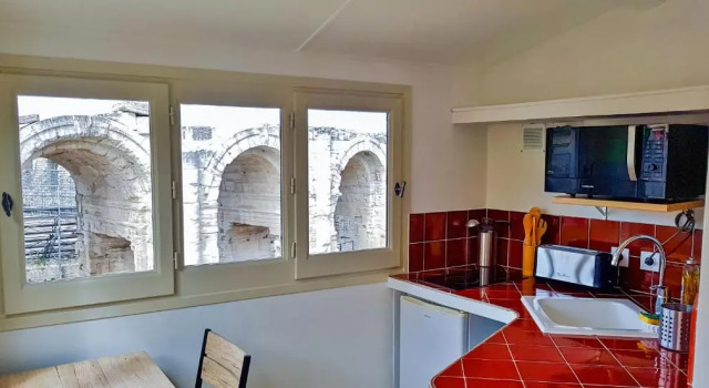 Studio avec terrasse sur l'Amphithéâtre (arènes)