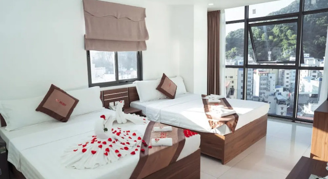 Ruby Hotel Cat Ba