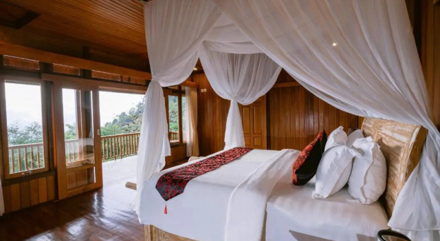 Студия с видом на горы Munduk Menir Villas