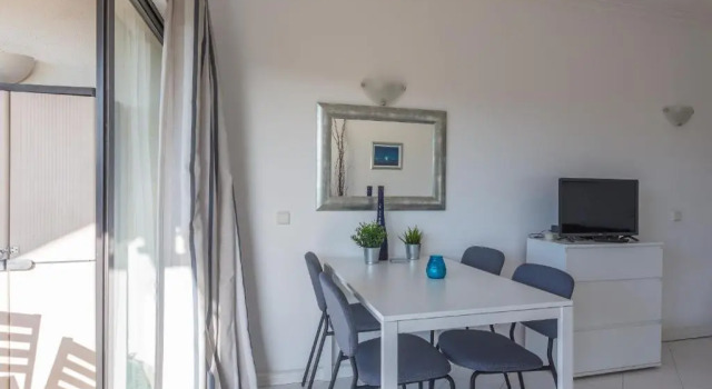 Modern Top Floor Apartment 60m2 - Balcony with Pool & Sea View - Vilamoura, Rezervovat Apartmán Hotely v Sotavento s parkováním, Parkování