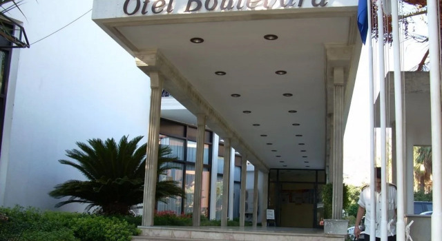 Boulevard Hotel
