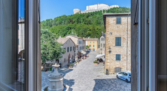 Четырёхместный номер Standard с видом на город San Leo Albergo Diffuso