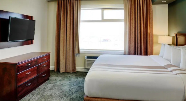 Junior Suite Kindersley Inn