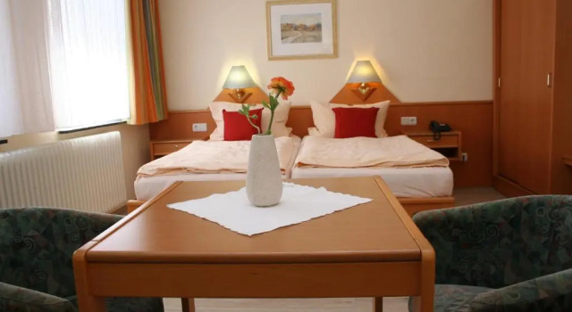 Трёхместный номер Standard Hotel Petersen