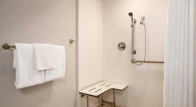 Четырёхместный номер Standard Courtyard by Marriott Ewing Princeton