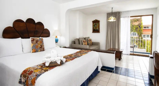 Полулюкс с балконом Los Arcos Suites