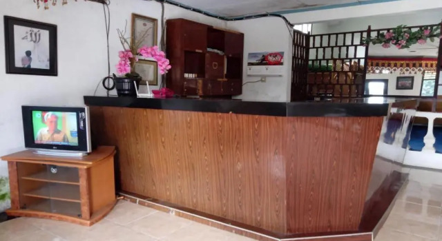 OYO 2322 Dien Karona Hotel, Rezerwuj Hotel Berastagi Sumatra