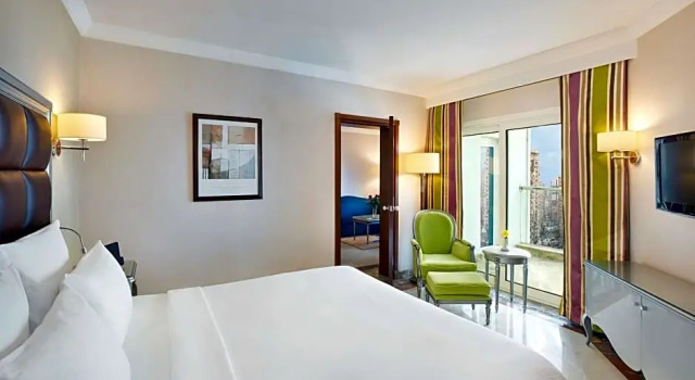 Двухместный люкс c 1 комнатой с видом на город Hilton Alexandria Corniche Hotel