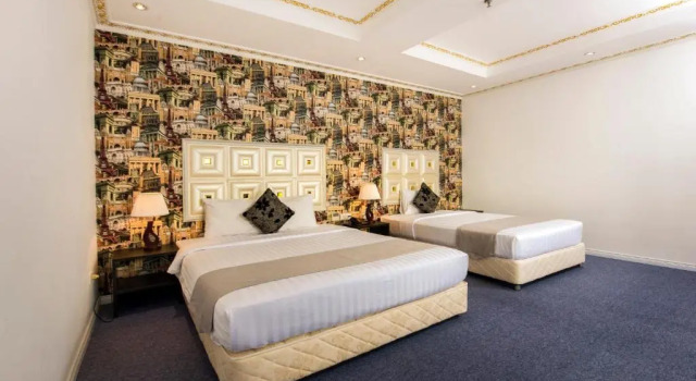 Семейный номер Deluxe Golden Crown Hotel