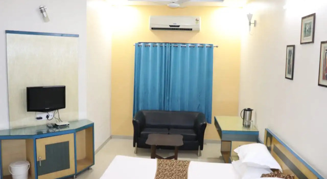 Hotel The Royal Dattani, Rezervovat Hotel Mount Abu Rajasthan