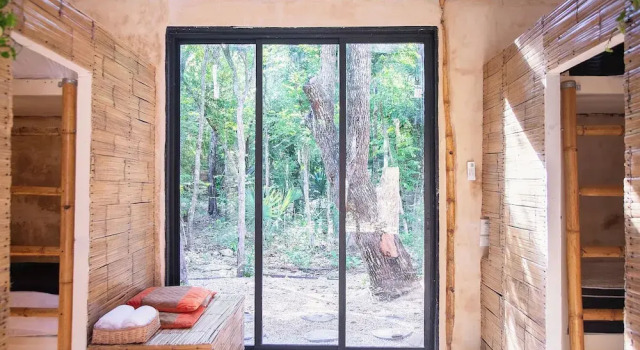 Кровать в общем номере Ekumal Retreat Eco Sanctuary