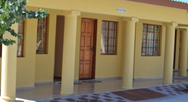 Pacific Conqueror Self Catering Units, Rezerwuj Hotel Maun Ngamiland East
