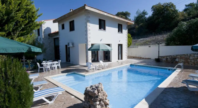 Loura Villa, Book Villa Sommerhuse i Lysos, Hytte