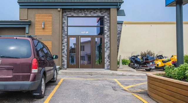 Hotel Danube Bleu, Rezerwuj Hotel Hotele w Manicouagan z parkingiem, Parking