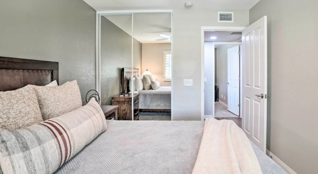 S Palm Desert Condo: Resort Pools & Mtn Views, Забронировать Курортный отель Палм-Дезерт Coachella Valley, рядом с Living Desert Zoo Gardens