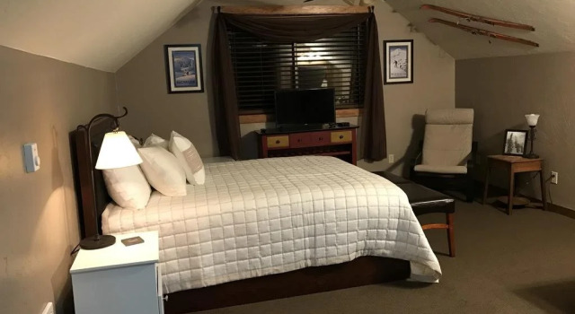 Blue Spruce Bed & Breakfast, Rezerwuj Hotel Hotele w Sisters z parkingiem, Parking