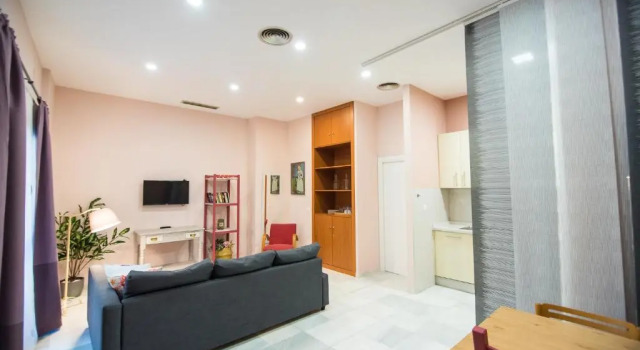 Tourist House Gravina, Забронировать Отель Отели Севильи с парковкой, рядом с Музей Pabellon de la Navegacion, Парковка
