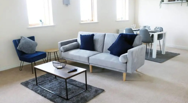 Апартаменты Comfy Duplex 2-bed Apartment in Milton Keynes