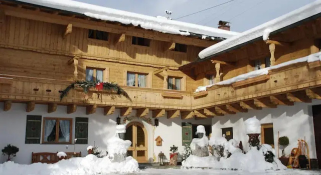 Pension Berghof, Забронировать Отель Мария-Альм High King Mountain, рядом с Гондольный подъемник Нартунбан 10эр