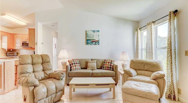 Mermaid Retreat, 2 Bedrooms, Canal Front, Sleeps 6
