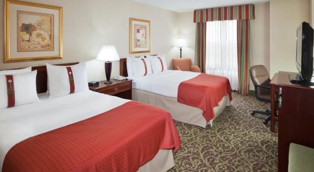 Четырёхместный номер Premium Holiday Inn Chantilly - Dulles Arpt Area by IHG