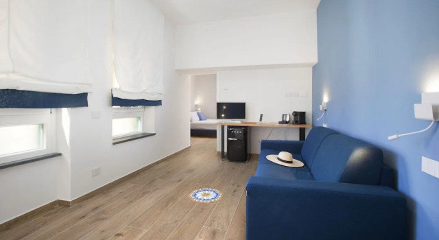 Семейный люкс с балконом и с видом на город YourHome - Lidia Rooms & Suites