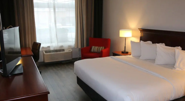 Двухместный номер Standard Country Inn & Suites by Radisson, Wilson, NC
