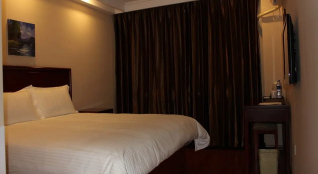 Greentree Inn Liaoning Dalian Development Zone Jinma Road Pedestrian Street Express Hotel, Book Hotel Dagushan 