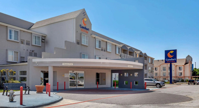 Comfort Suites DFW Airport