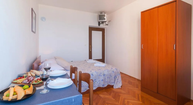 Nice Home in Podstrana With Wifi and 0 Bedrooms, Rezerwuj Apartament Podstrana Split Region