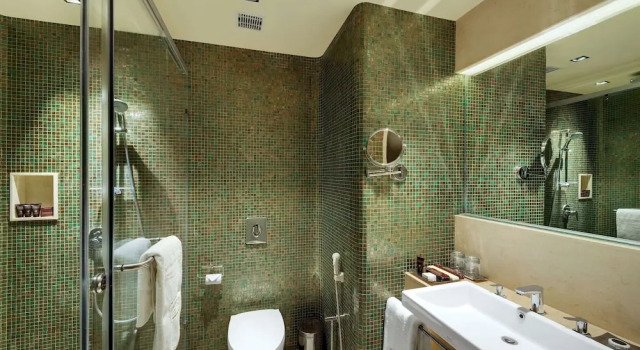 Люкс Deluxe с 2 комнатами с балконом и с видом на сад Wyndham Ahmedabad Shela