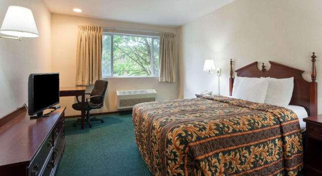 Двухместный номер Standard Days Inn by Wyndham Seatac Airport