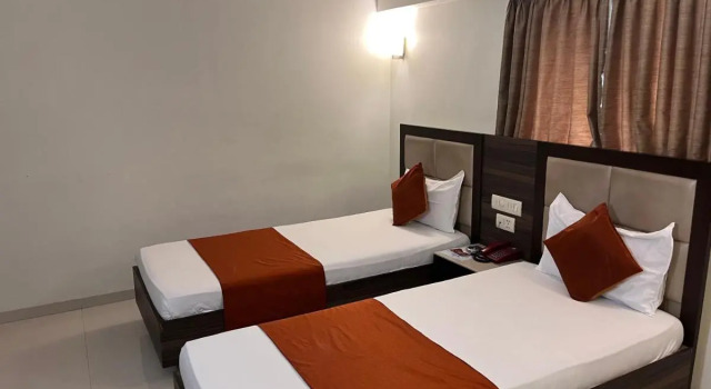 Hotel Prime, Rezervovat Hotel Hotely v Gujarat s parkováním, Parkování