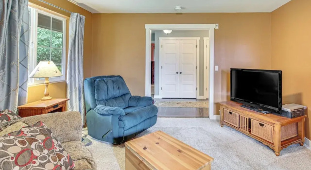 Hikes & Apples: Renovated Farmhouse in Gig Harbor!, Prenota Hotel Gig Harbor Washington (state)