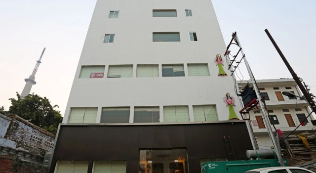 OYO Flagship 120 Gupta Inn Cantonment
