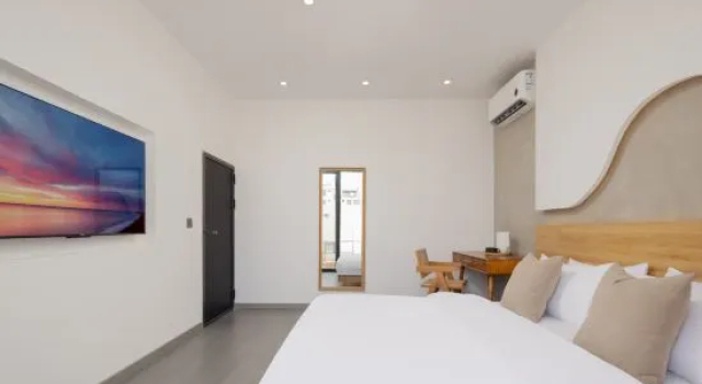 Люкс Three Lives · Blooming Pool Homestay (Sanya West Island Branch)
