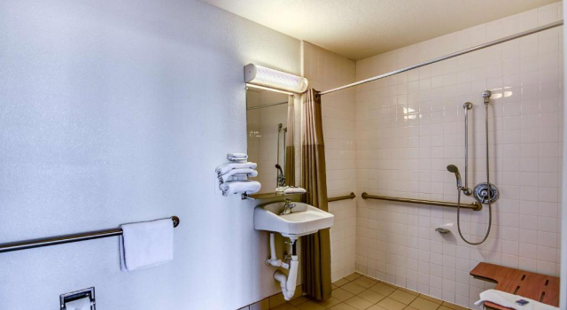 Двухместный номер Standard Motel 6-Stockton, CA - Charter Way West