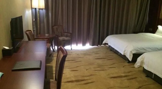 Shengshi Holiday Hotel, Rezerwuj Hotel Hotele w Shenzhen z parkingiem, Parking
