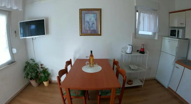 Апартаменты c 1 комнатой с балконом и с видом на море Apartments Mima
