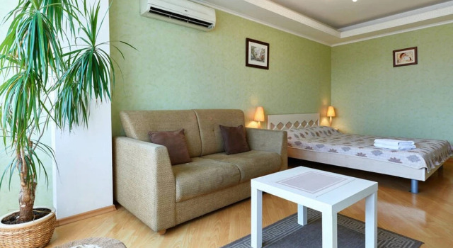 Home-Hotel Evgenia Sverstuka 8, Book Apartment Kyiv Kyiv Region, near Komod Shopping Centre