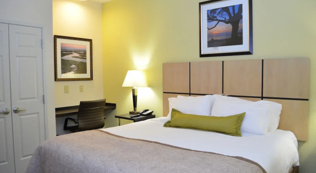 Двухместный люкс Candlewood Suites Greenville by IHG