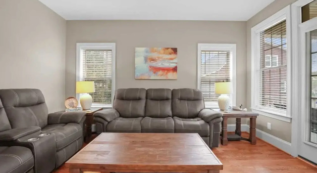 Sleeps 22, Lakefront w/ Private Dock & Pool, 2 Houses Lake Living by Avantstay